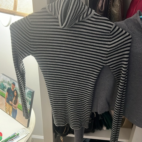 Turtle neck sweater tops (2pk) - Picture 4 of 4